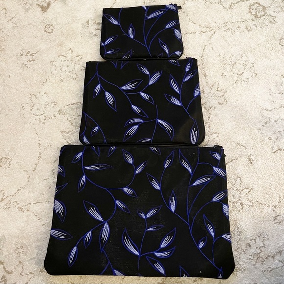 Americana by Sharif Set of 3 Travel Bags in Black and Blue Floral Print - Picture 3 of 8